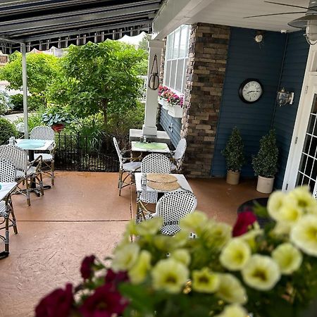 Anchor Inn Boutique Hotel Put-in-Bay Exterior photo