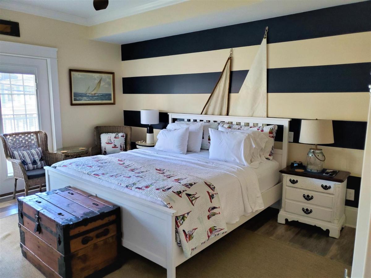 Anchor Inn Boutique Hotel Put-in-Bay Exterior photo