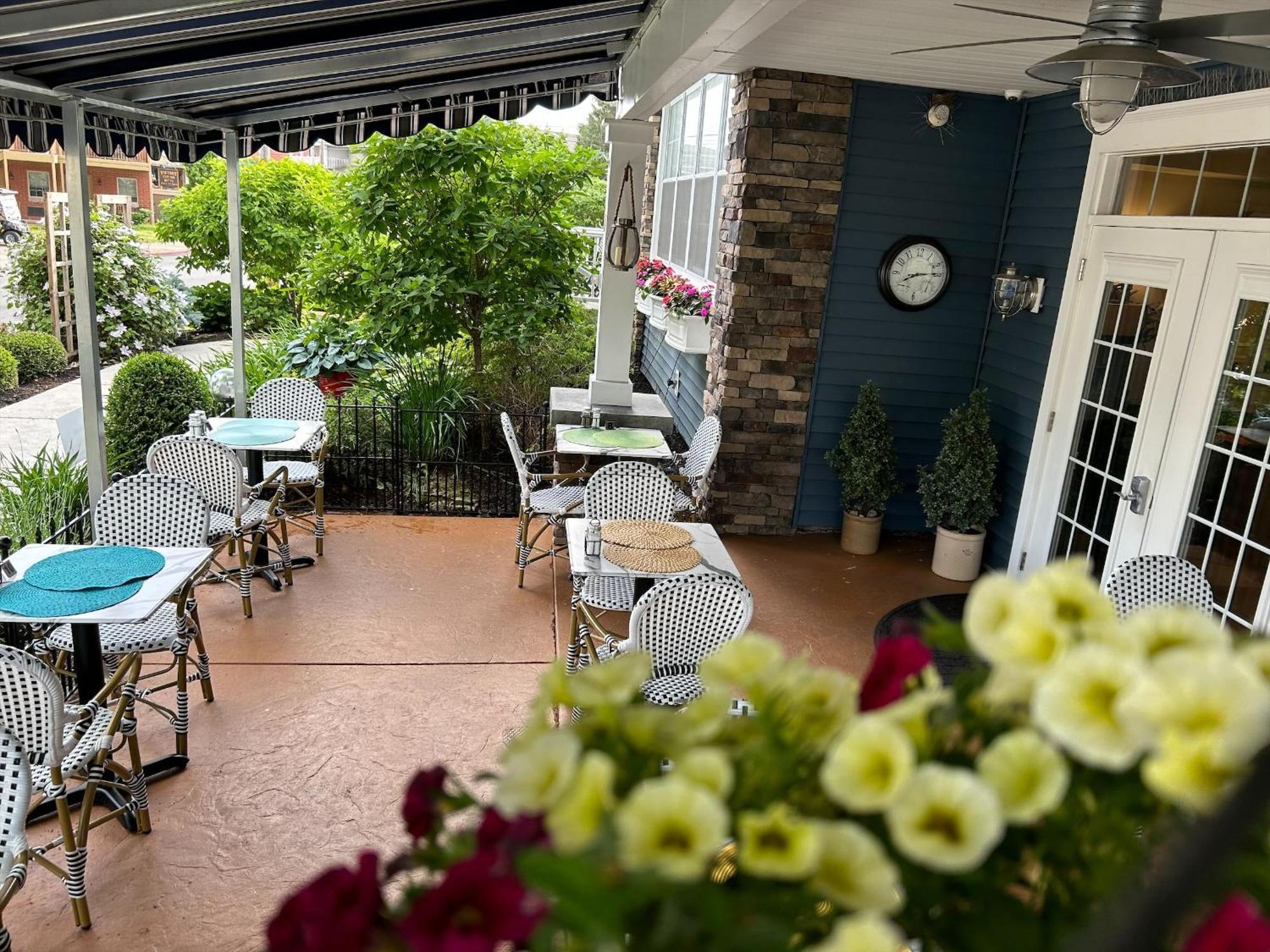Anchor Inn Boutique Hotel Put-in-Bay Exterior photo