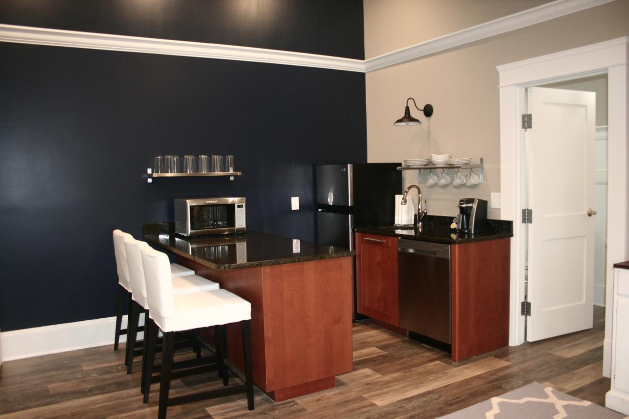 Anchor Inn Boutique Hotel Put-in-Bay Exterior photo