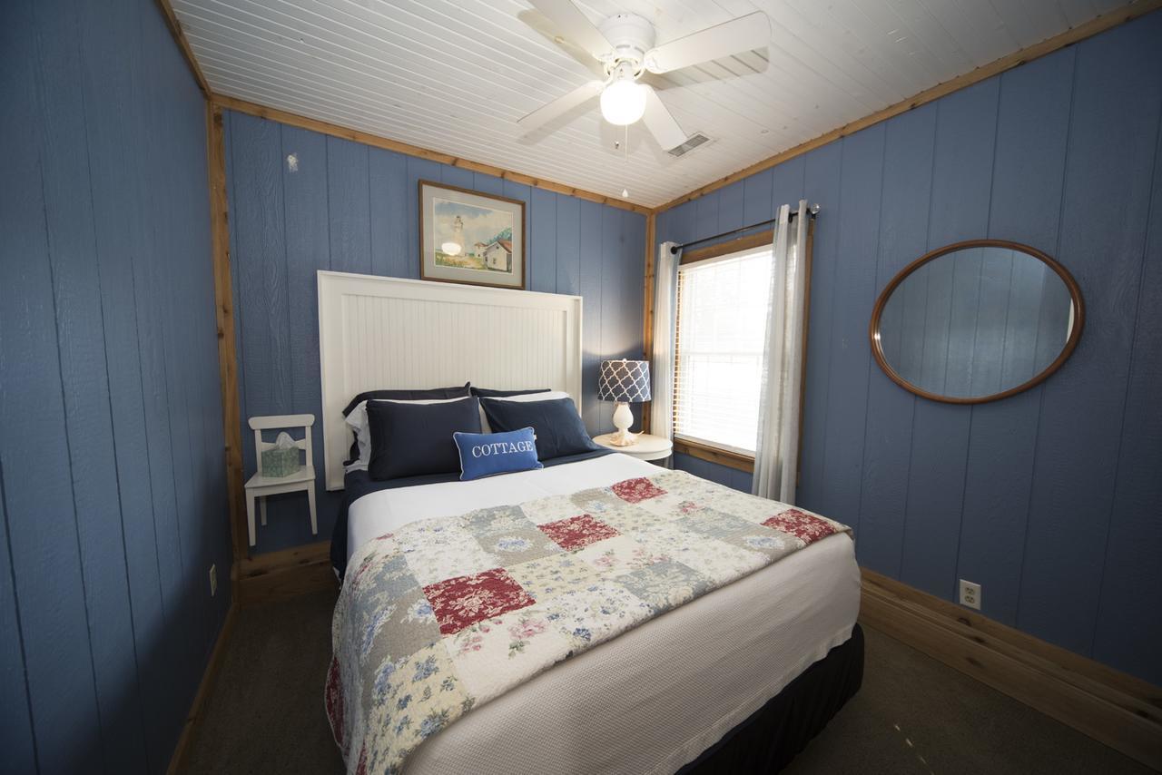 Anchor Inn Boutique Hotel Put-in-Bay Exterior photo